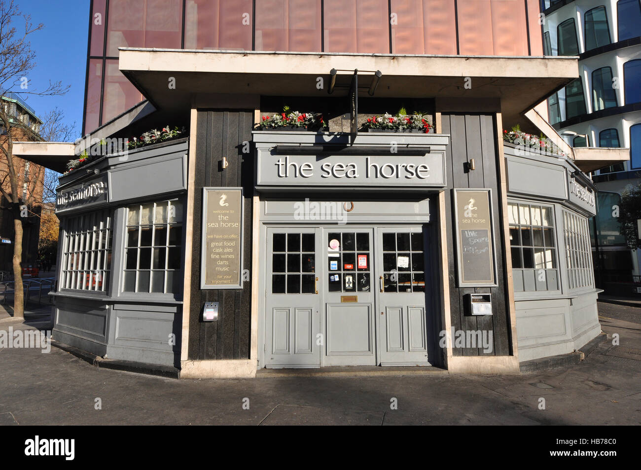 Das Sea Horse ist ein gemütliches Pub in der Bank, in der Nähe des Mansion House, London, Großbritannien. Kleine Public House Stockfoto