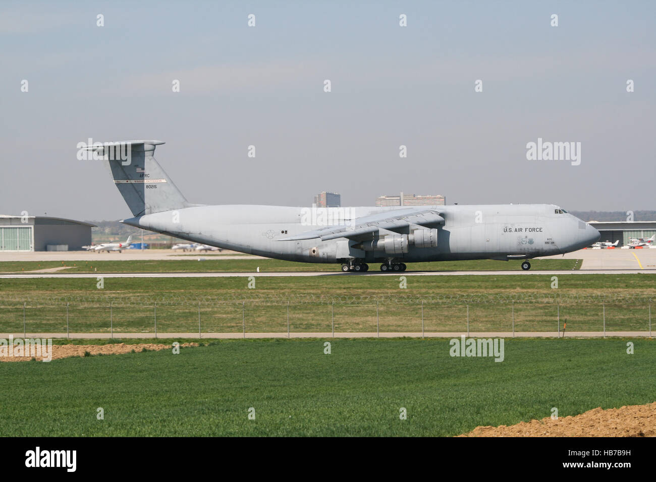 Stuttgart/Deutschland 22. Juni 2011: C5-M Super Galaxy aus USA Luftwaffe am Stuttgarter Flughafen. Stockfoto