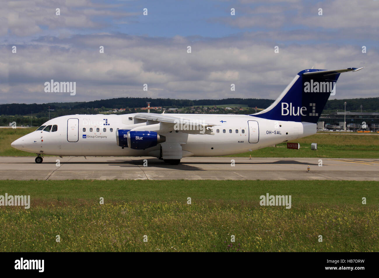 Zürich/Schweiz July10, 2016: Blue1 Avro Landung am Flughafen Zürich. Stockfoto