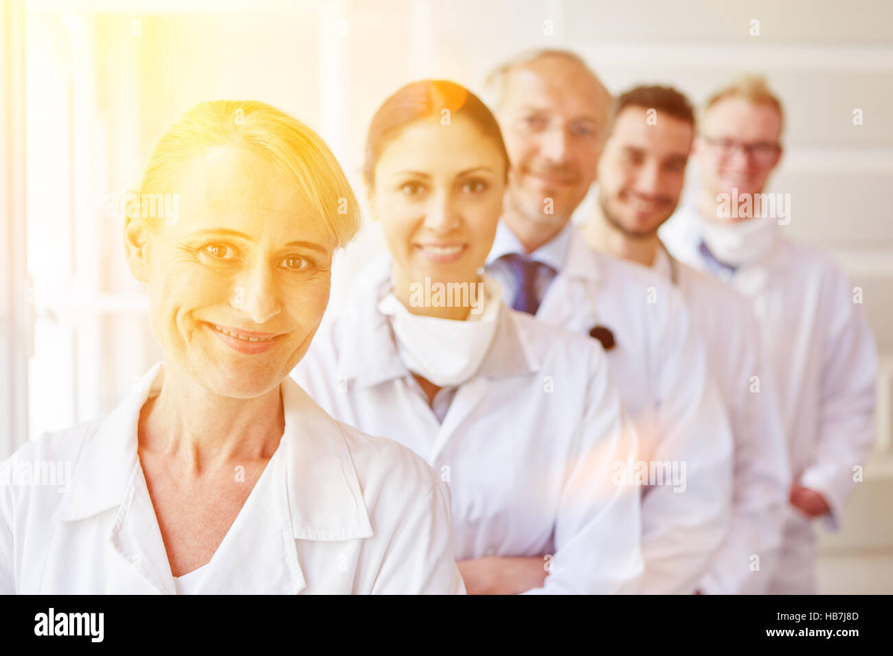 Team von Ärzten und Krankenschwestern im Krankenhaus Stockfoto