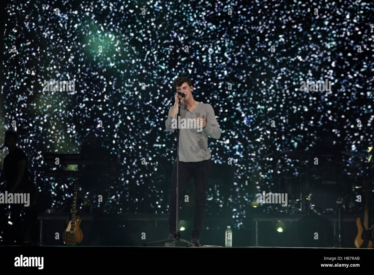 Shawn Mendes auf der Bühne in der Hauptstadt Jingle Bell Ball mit CocaCola in der Londoner O2