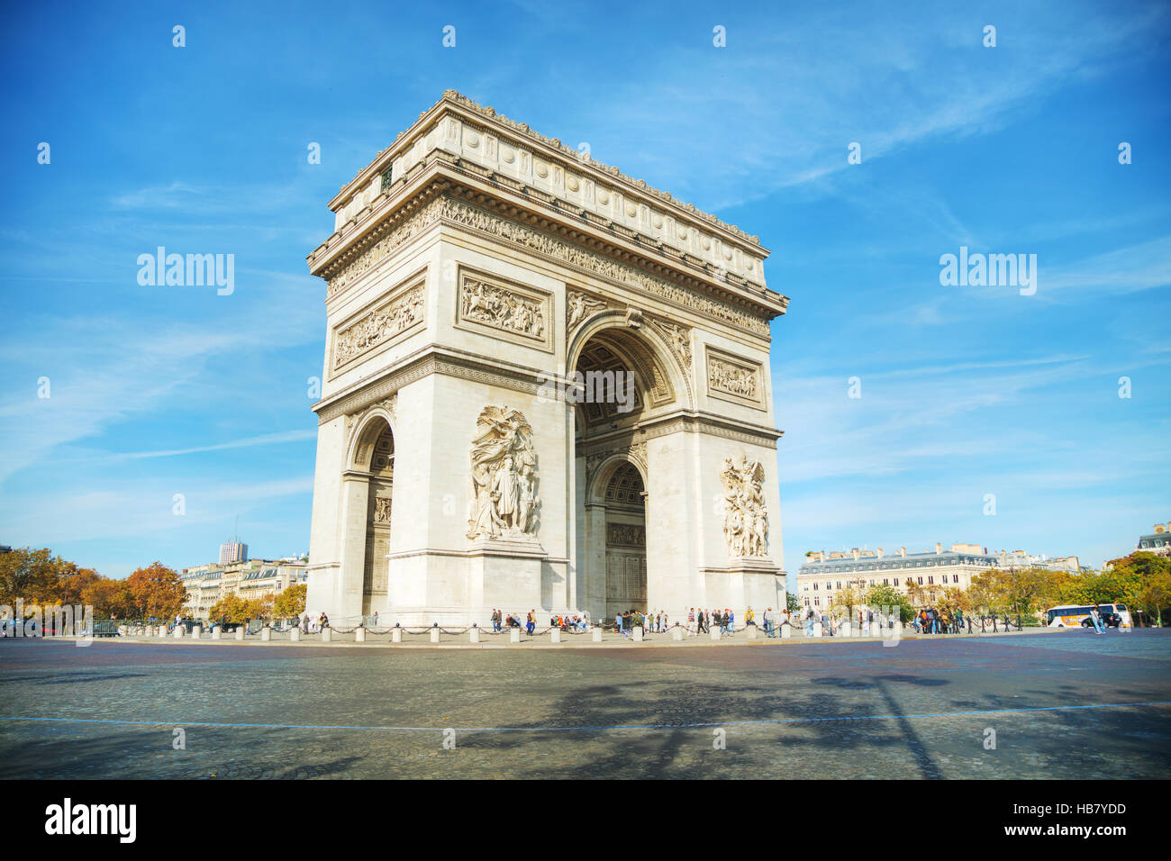 PARIS - 1 NOVEMBER: Arc de Triomphe de l ' Etoile auf 1. November 2016 in Paris, Frankreich. Es ist eines der berühmtesten Denkmäler in Paris Stockfoto