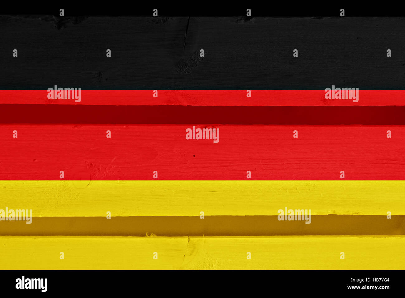 Flagge von Deutschland auf hölzernen Wand gemalt Stockfoto