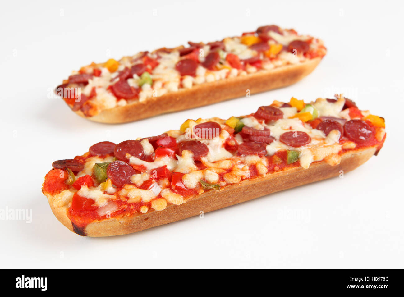 Pizza Baguette mit salami Stockfotografie Alamy