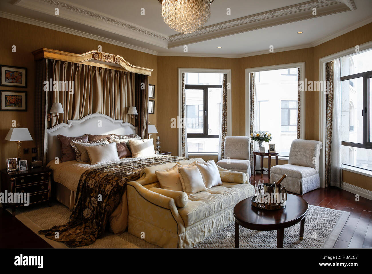 Luxuriöses Schlafzimmer in modernen Residenz Stockfoto