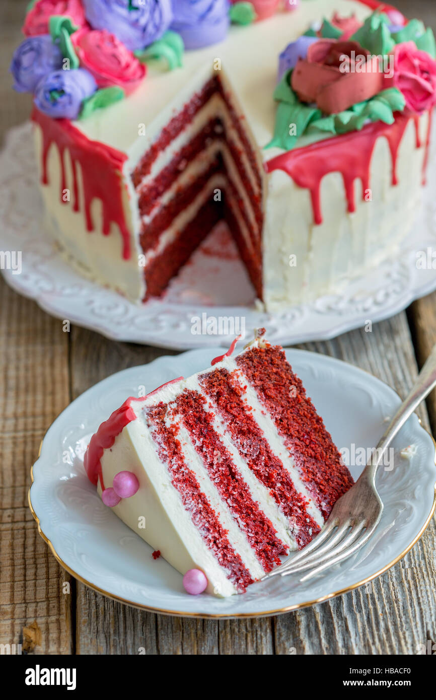 Roter Samt-Kuchen. Stockfoto