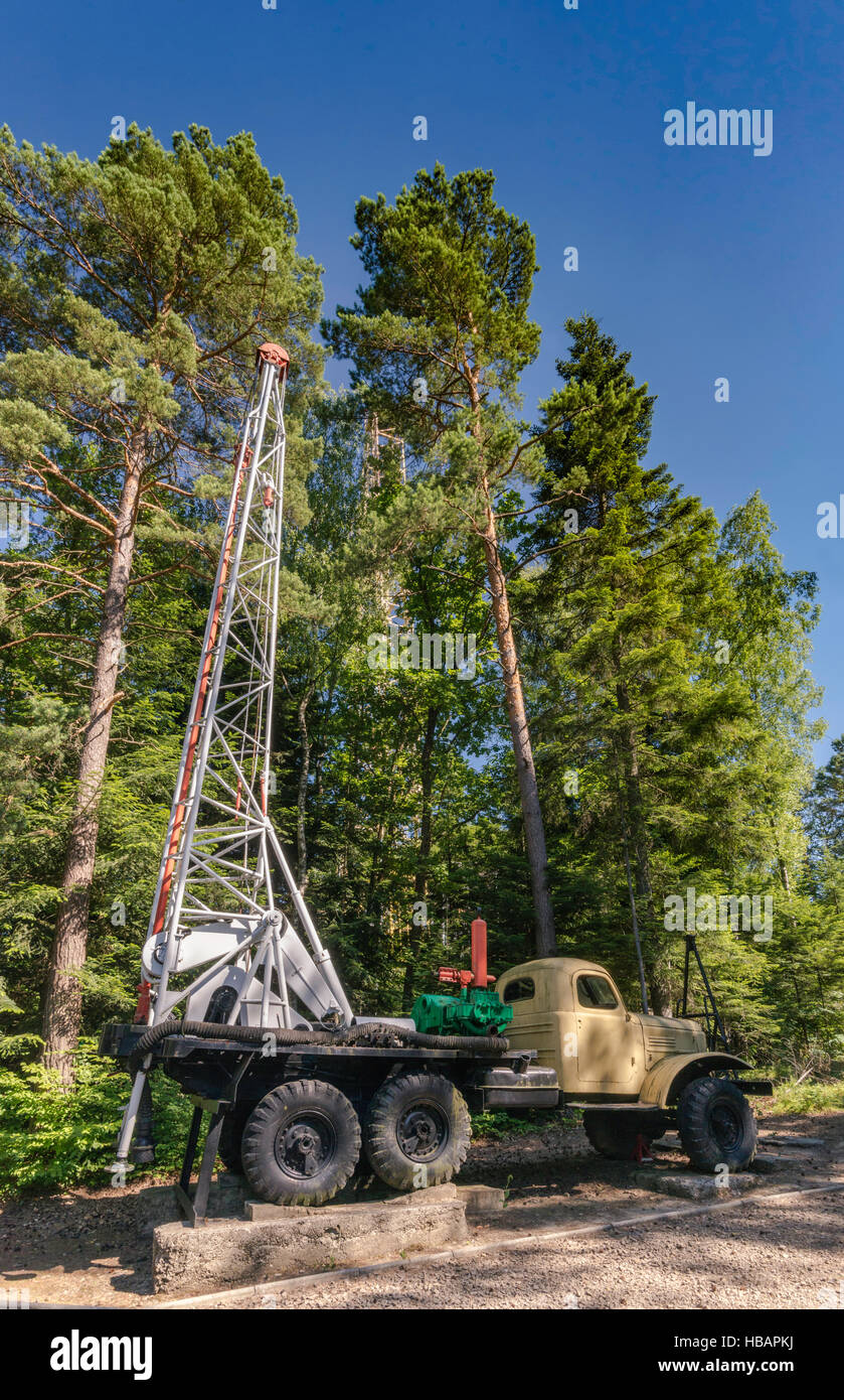URB Bohrinsel, um Löcher für Dynamit Aufnahmen in geophysikalische Untersuchungen, Museum der Öl- und Gasindustrie in Bobrka, Polen Stockfoto