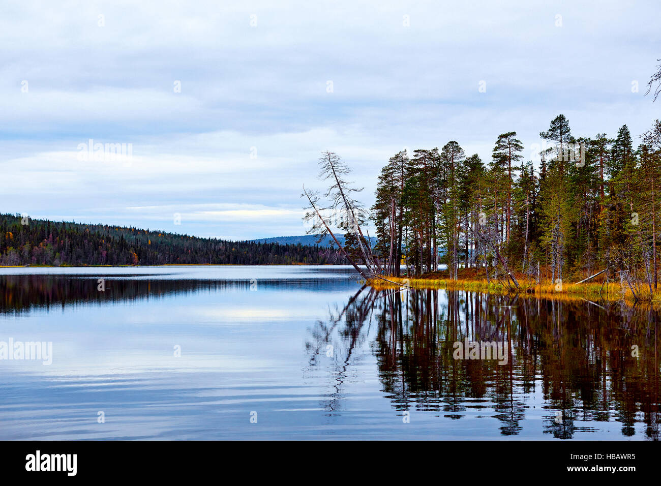 Malerischen See, Kesankijarvi, Akaslompolo, Lappland, Finnland Stockfoto