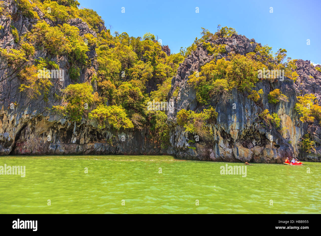 Reizvolle Insel-Felsen in der Bucht Stockfoto