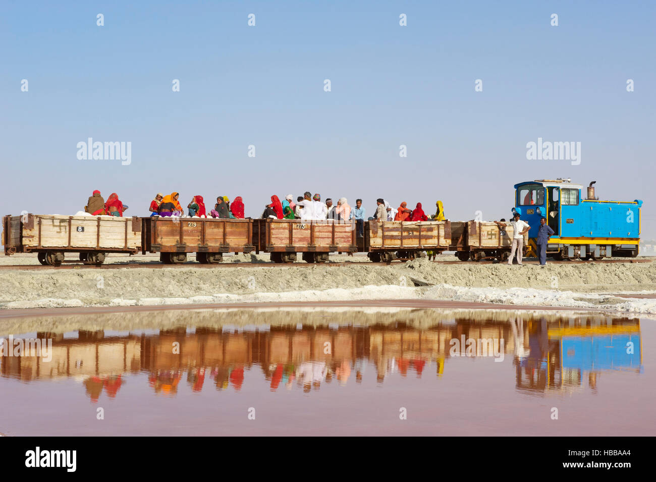 Inde, Rajasthan, mine de Sel Sur le Lac Salé de Sambhar. Indien, Rajasthan, Salzbergwerk am Sambhar Salzsee. Stockfoto