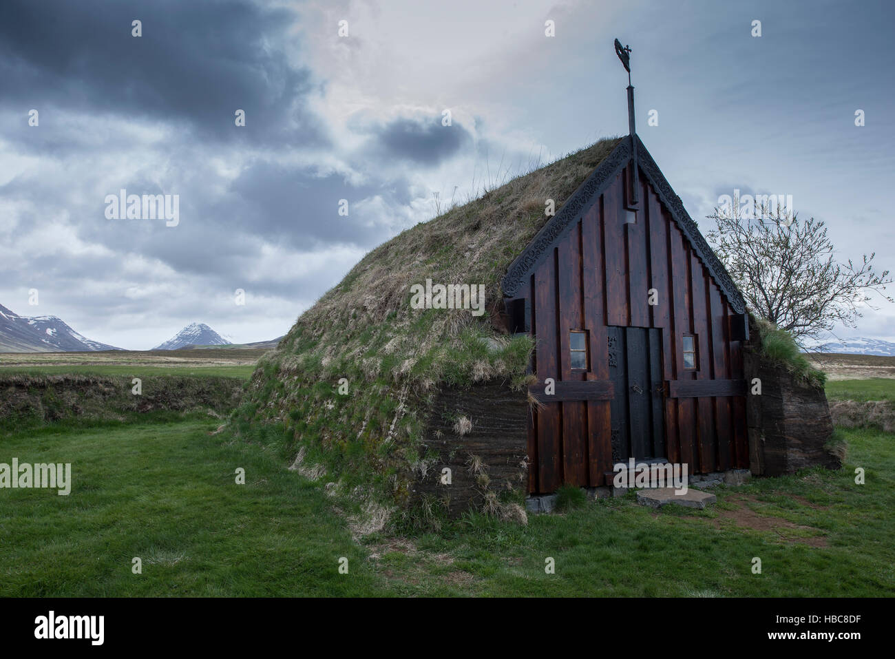 Die älteste Kirche der Rasen in Island. Stockfoto