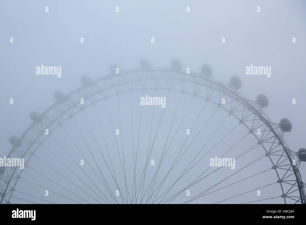 London, UK. 6. Dezember 2016. Nebel im Zentrum von London. London EyeCopyright Credit: carol Moir/Alamy Live-Nachrichten Stockfoto