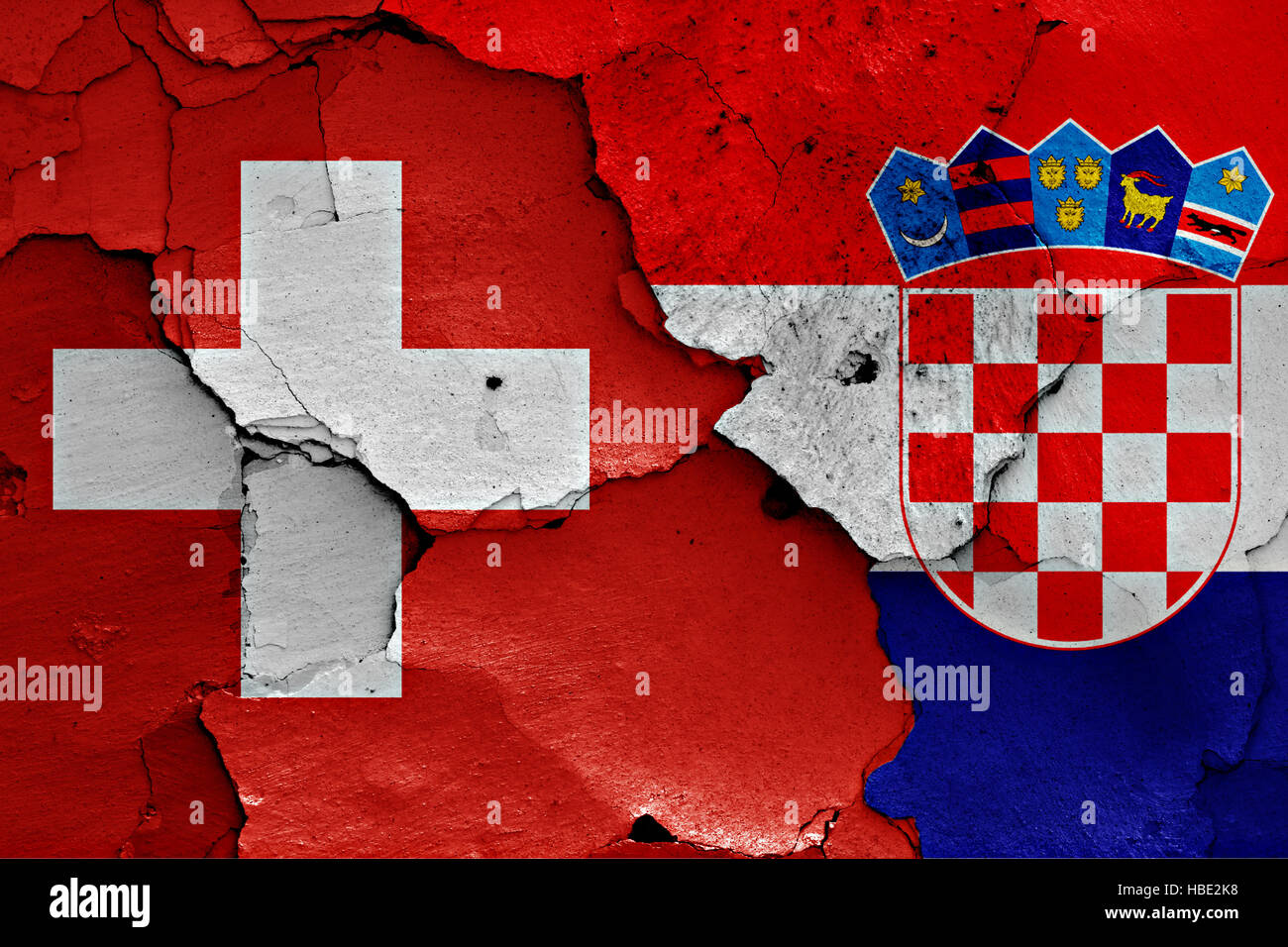 Flaggen der Schweiz und Kroatien auf rissige Wand gemalt Stockfotografie -  Alamy