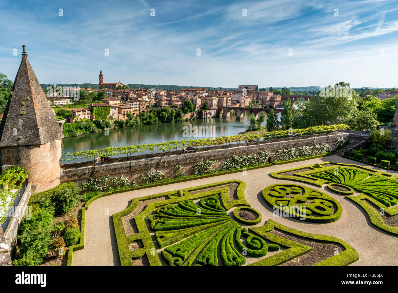 Blick über den Fluss Tarn Palais De La Berbie, Palast Berbie, Albi, Tarn, Frankreich, Europa Stockfoto
