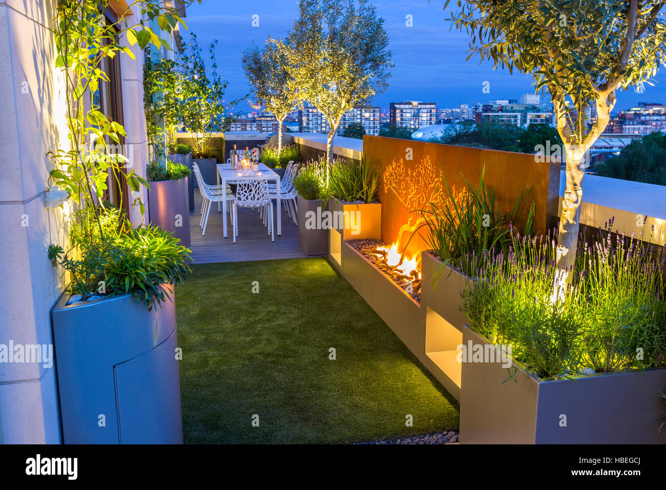 Zeitgenössische Dachterrasse design Stockfoto