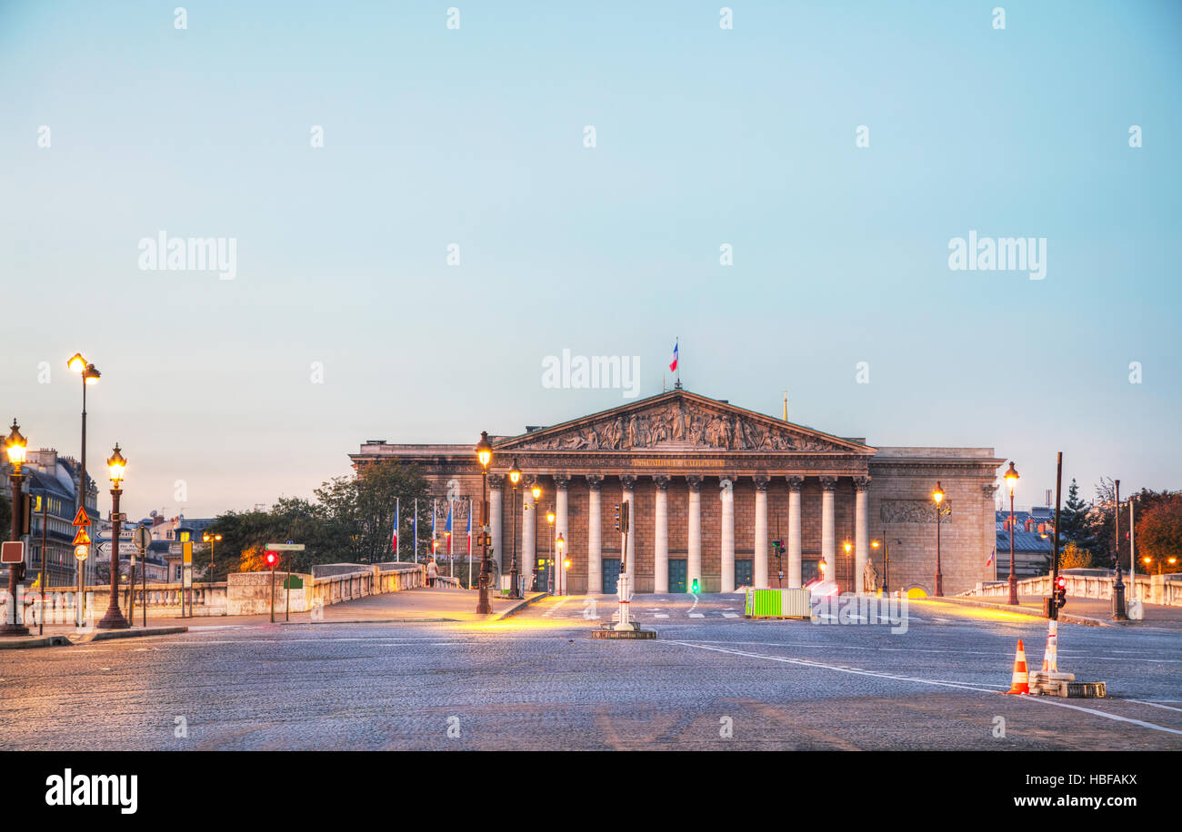 Nationale der Nationalversammlung (National Assembly) in Paris, Frankreich bei Sonnenaufgang Stockfoto