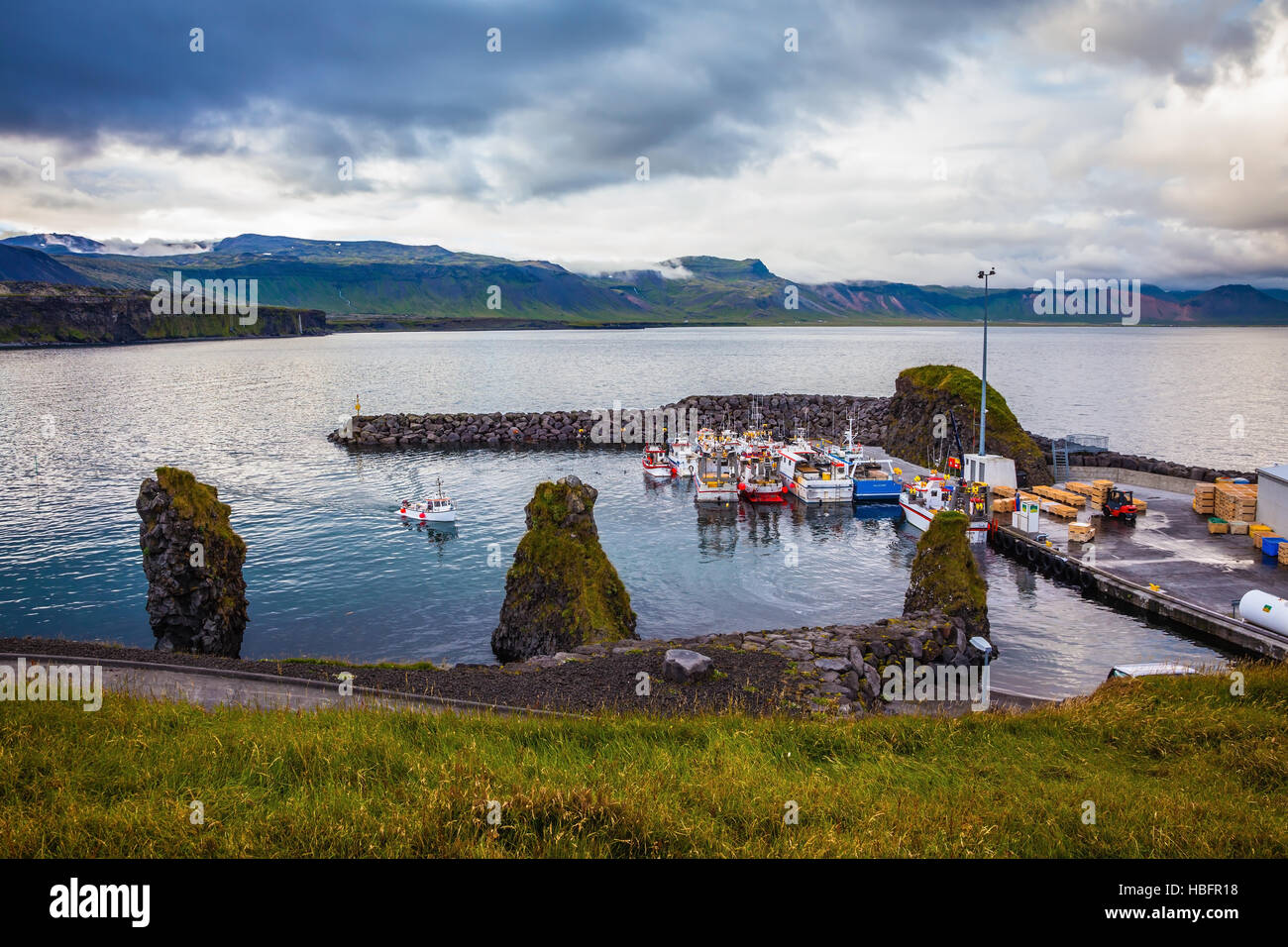Weiß und rot Angelboot/Fischerboot Stockfoto