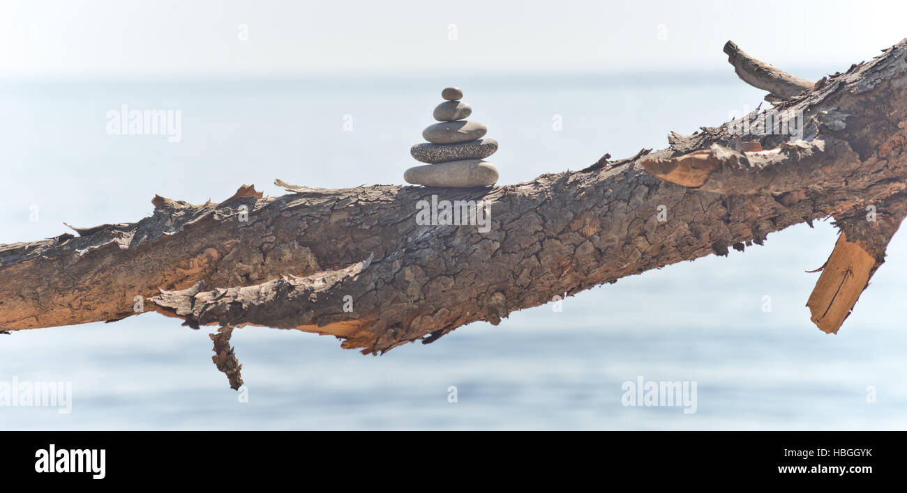 Balancing Kiesel Turm Stockfoto