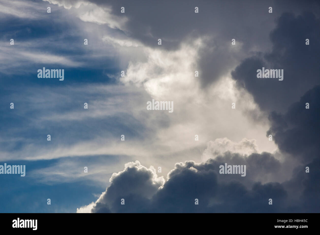 Hintergrund Wolkengebilde am Himmel von Rurrenabaque, Bolivien Stockfoto
