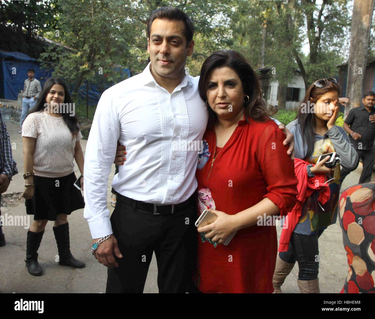 Bollywood-Schauspieler Salman Khan und Regisseur Farah Khan auf den Big Boss Saison 8 Sets in Lonavala, Indien am 3. Januar 2014. Stockfoto