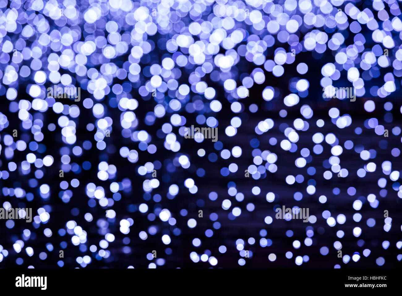 Weihnachten Urlaub Hintergrund der funkelnden blauen Lichter aus der Fokus Stockfoto