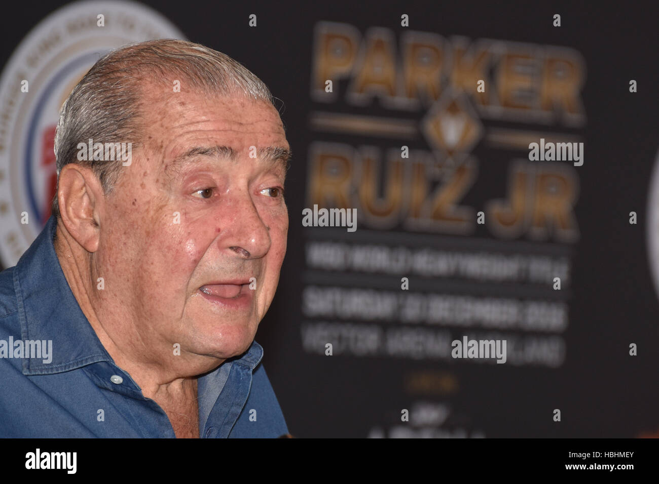 Auckland, Neuseeland. 6. Dezember 2016. Andy Ruiz Promoter Bob Arum, Pressekonferenz vor der WBO Welt Titel Boxen Kampf zwischen Parker und Ruiz in Auckland 6. Dezember 2016. Er gilt als einer der einflussreichsten Persönlichkeiten im Boxen. In einer Karriere von mehr als 50 Jahren hat Arum einige der größten Namen in der Branche, darunter Muhammad Ali und George Foreman, Joe Frazier, Sugar Ray Leonard Floyd Mayweather gefördert. © Shirley Kwok/Pacific Press/Alamy Live-Nachrichten Stockfoto