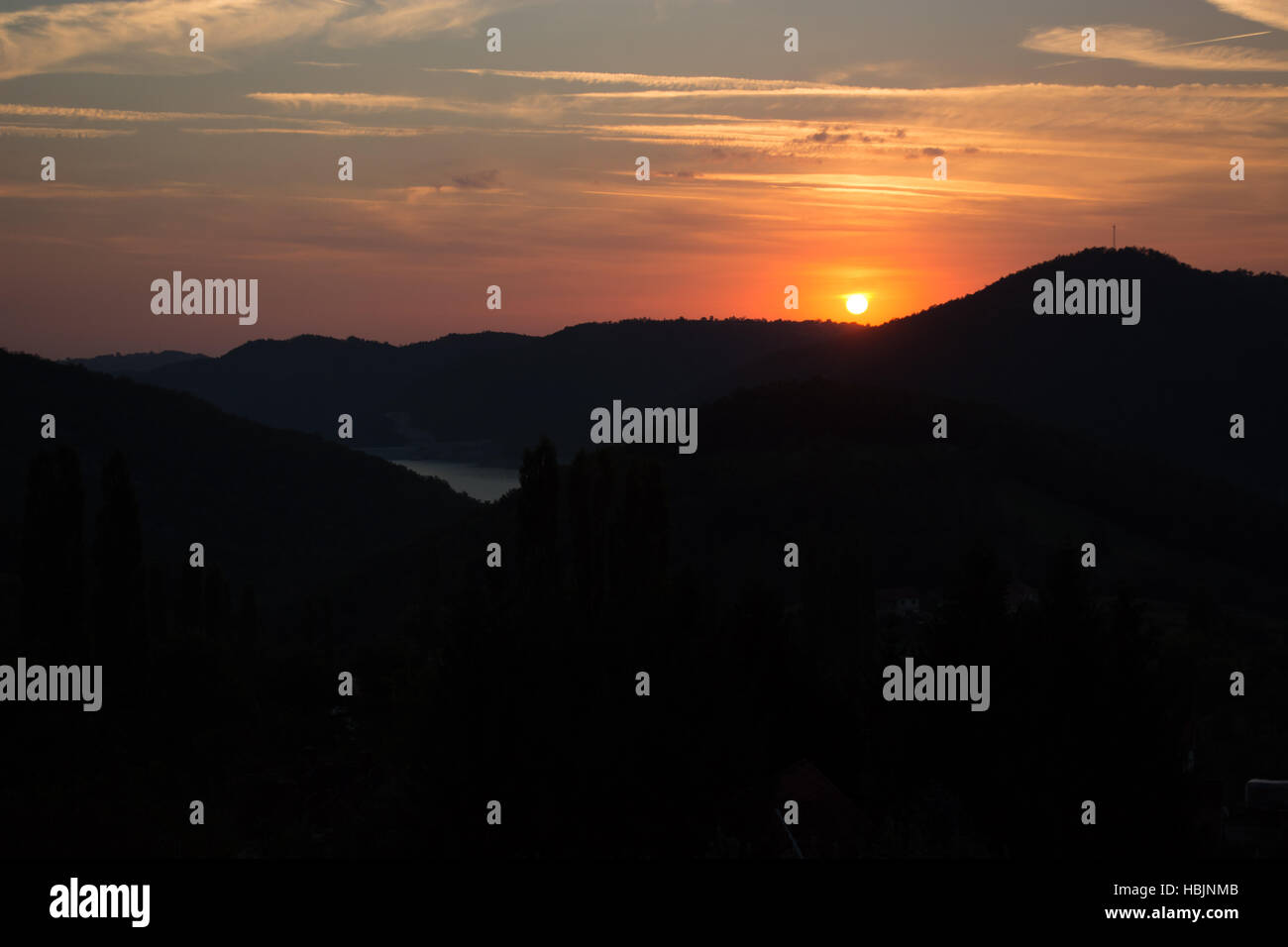 Hoher Kontrast Sonnenaufgang Stockfoto
