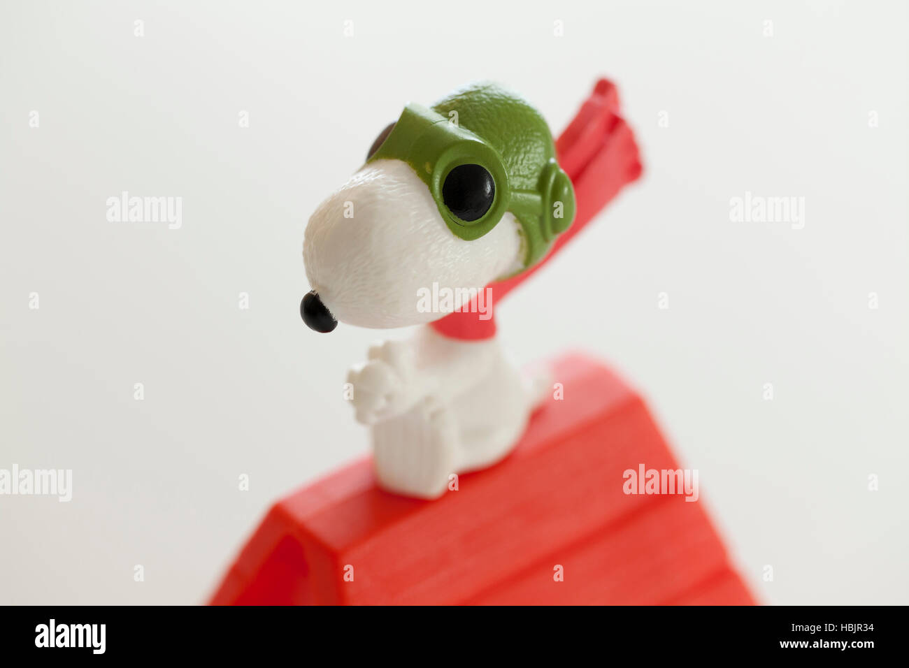 Snoopy Sitting On Top Of Hundehutte Modell Spielzeug Usa Stockfotografie Alamy