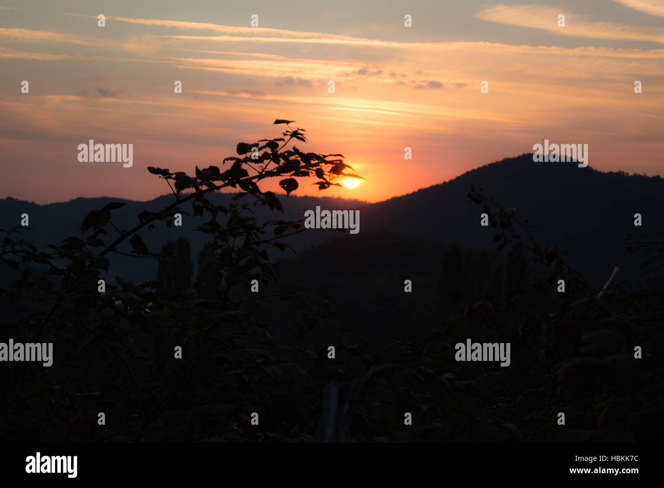 Hoher Kontrast Sonnenaufgang Stockfoto