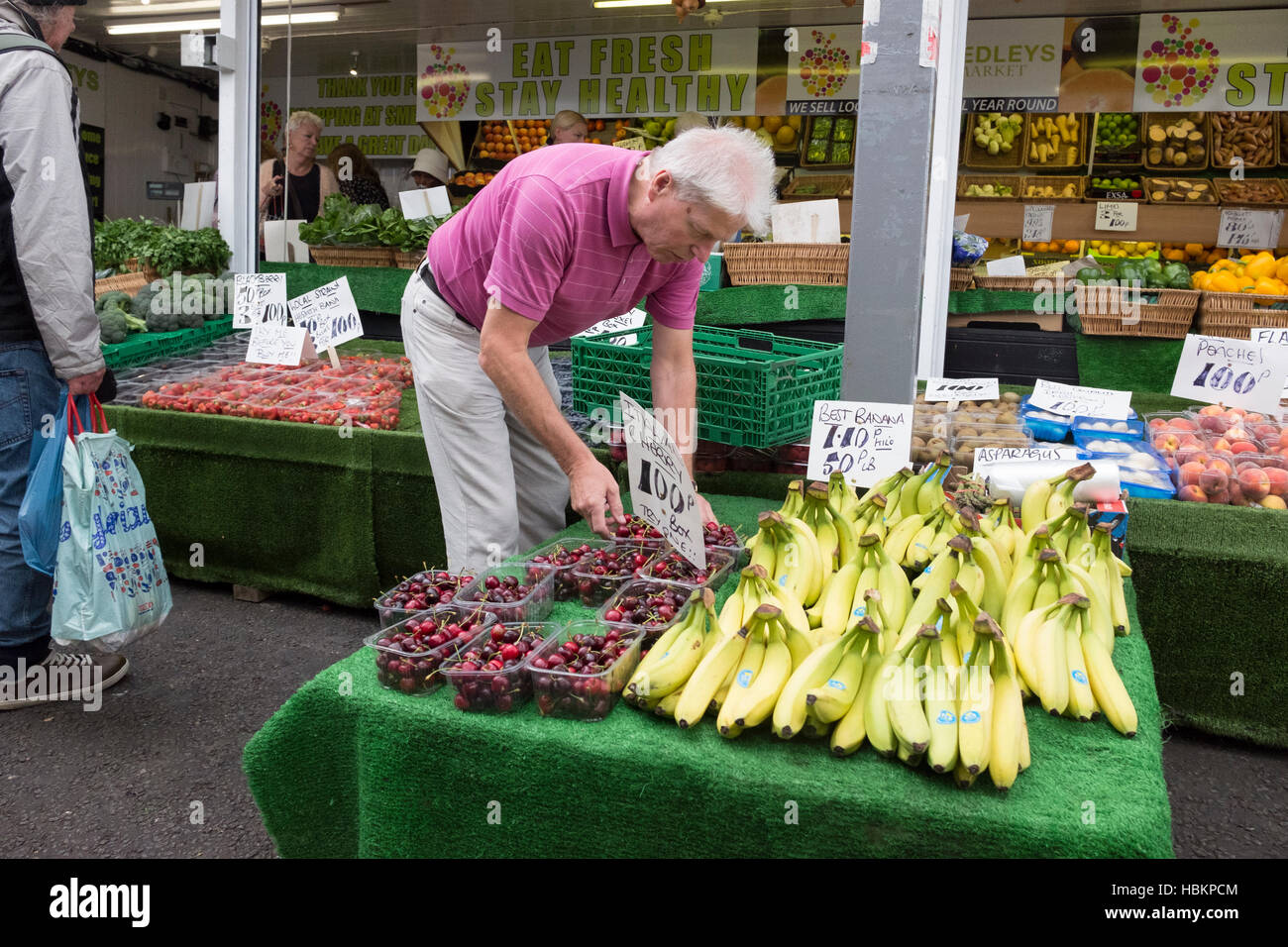 Obst und Gemüse Marktstand Stockfoto