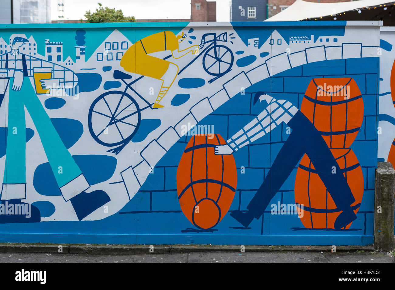 Kunstwerk von UsFolk auf dem River Haus Hof Straße Lebensmittelmarkt, Skipper Street, Belfast Stockfoto