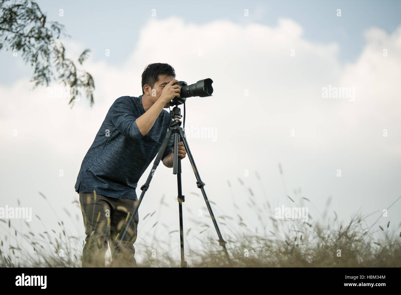 Professionelles Travel auf Lage und Beschaffenheit Kameramann/Fotograf (Mann) Natur und Landschaft im Freien zu fotografieren. Stockfoto