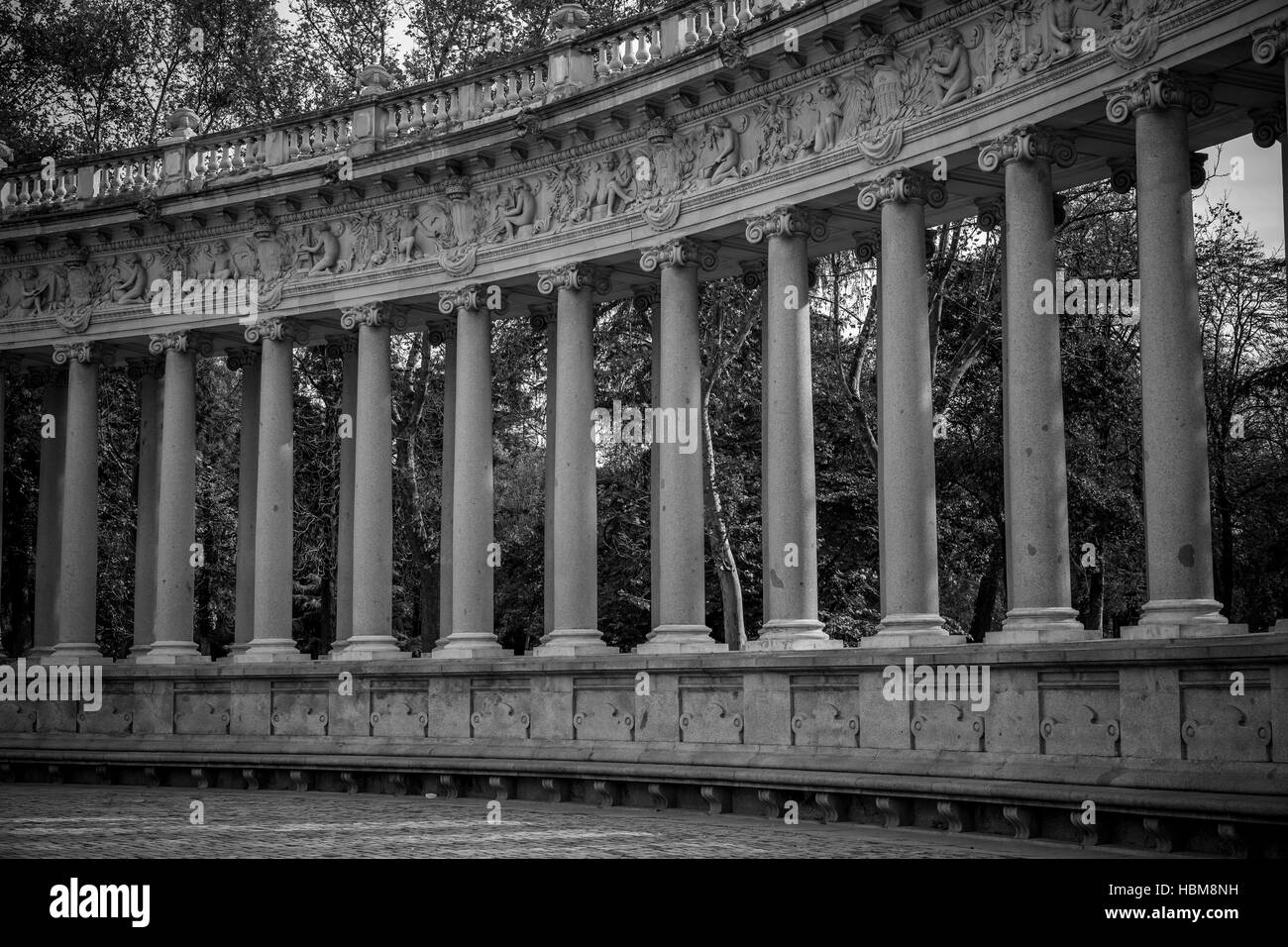 Brunnen und Gärten der königlichen Jardin del Retiro in Madrid, Spanien Stockfoto