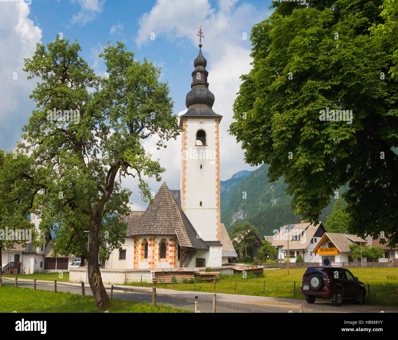 Stara Fuzina, Triglav Nationalpark, obere Krain, Slowenien. Mittelalterliche Kirche des Sv. Pavel und St. Paul. Stockfoto