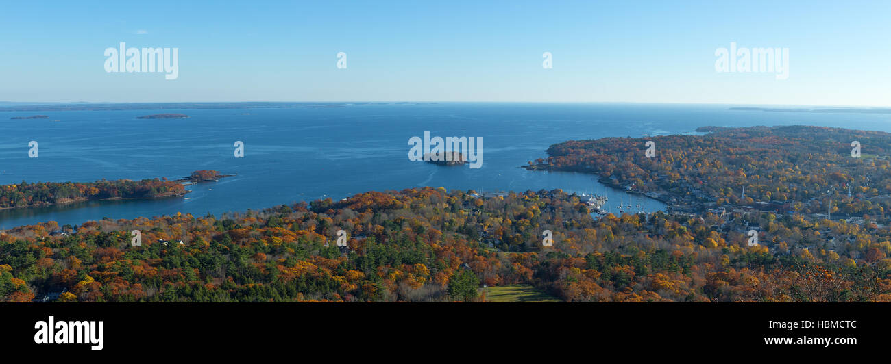 Weiten Blick über Camden Maine aus Mt. Battie in den späten Herbst. Stockfoto