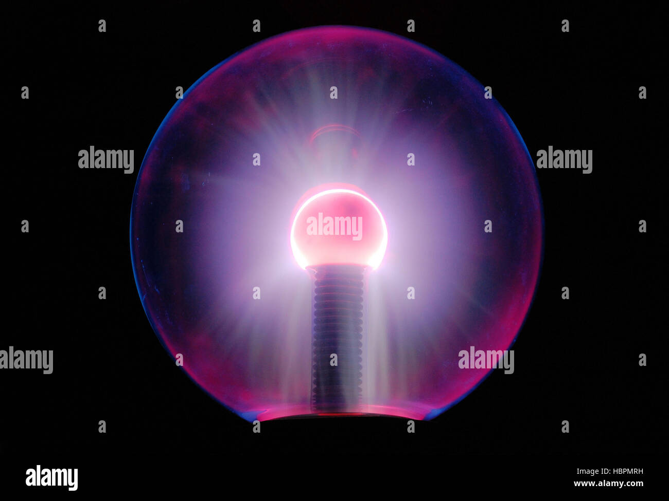 Tesla-Energie-Ball Langzeitbelichtung Licht gewendet Stockfoto