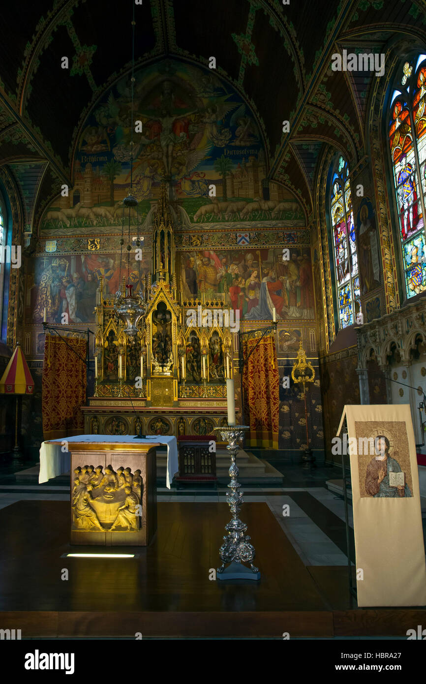 Hauptaltar der Basilika des heiligen Bluts, Brügge, West-Flandern, Belgien, Europa Stockfoto