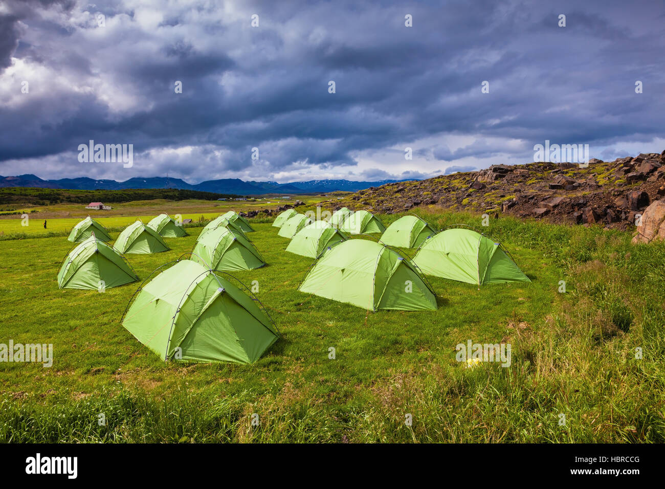 Malerische Camp auf Wiese Stockfoto