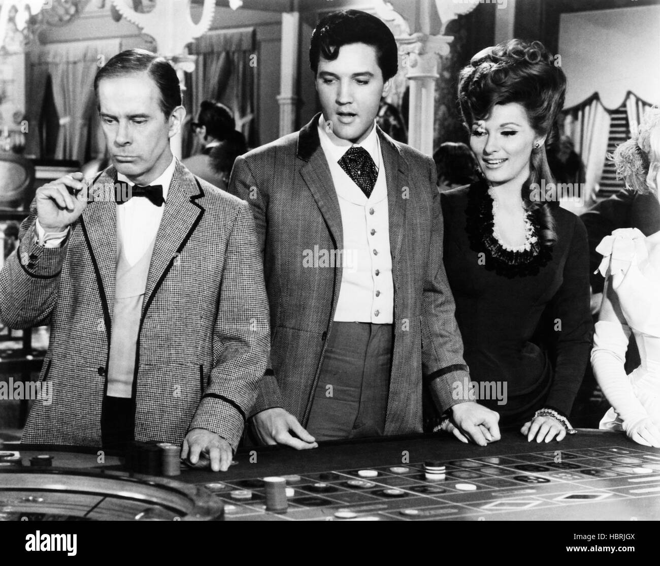 FRANKIE und JOHNNY, von links: Harry Morgan, Elvis Presley, Nancy ...