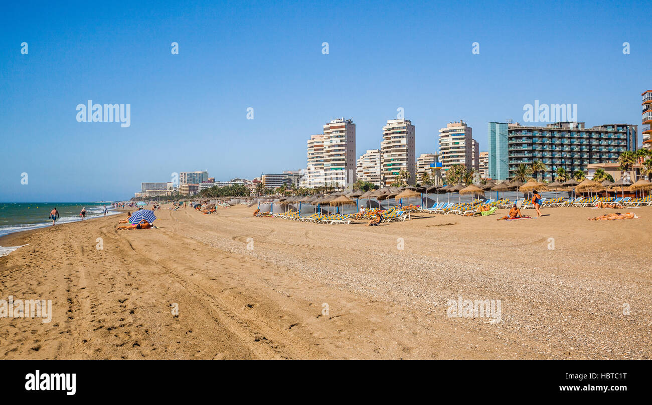 Spanien, Andalusien, Provinz Malaga, Costa Del Sol, beliebten Playamar Strand am Mittelmeer resort Stadt von Torremolinos Stockfoto