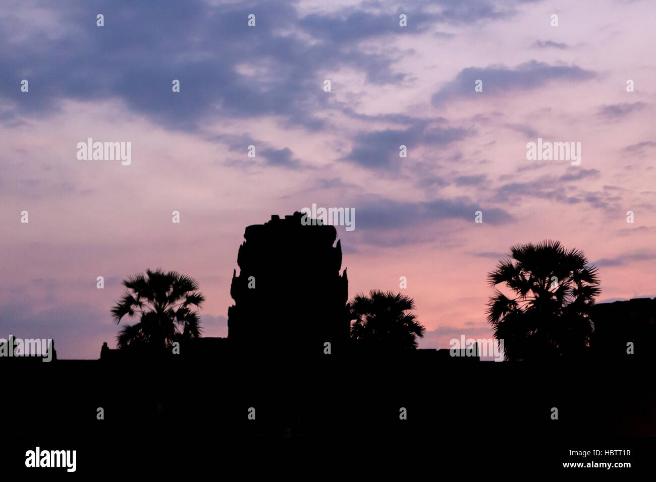 Silhouette von Angkor Wat, ein UNESCO-Weltkulturerbe in Kambodscha Stockfoto