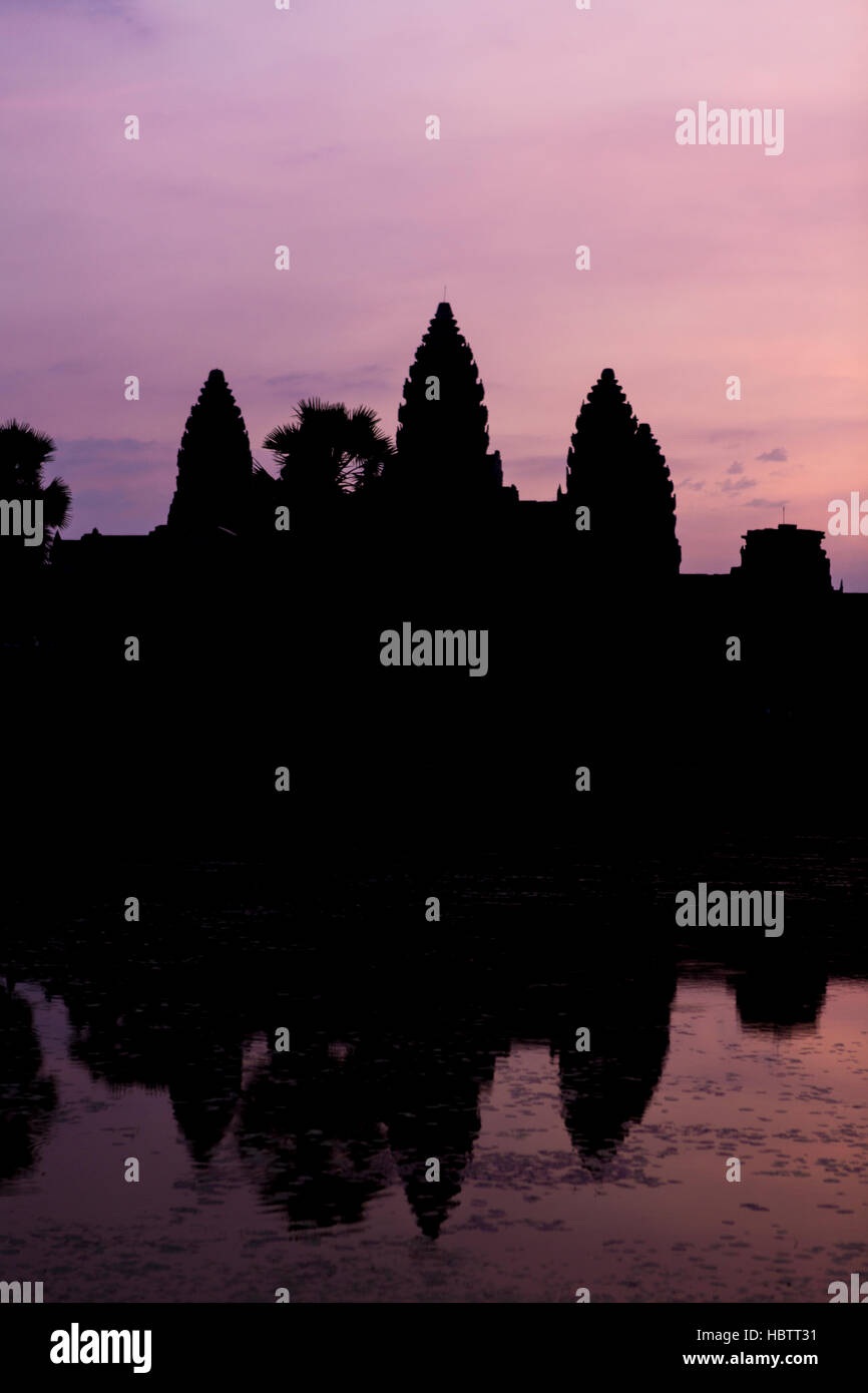 Silhouette von Angkor Wat, ein UNESCO-Weltkulturerbe in Kambodscha Stockfoto