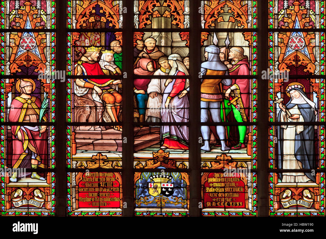 Glasfenster in der Kathedrale St. Michael und St. Gudula in Brüssel, Belgien Stockfoto