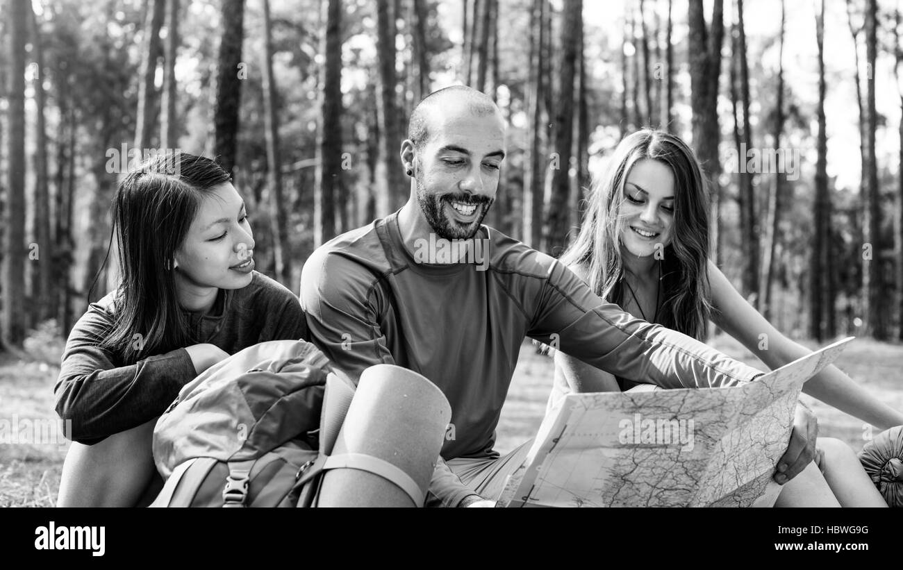 Menschen Freundschaft Hangout Reisen Reiseziel Camping Konzept Stockfoto