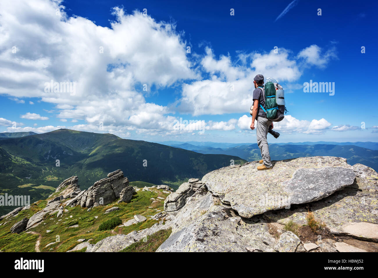 allein Tourist im Hochgebirge Stockfoto