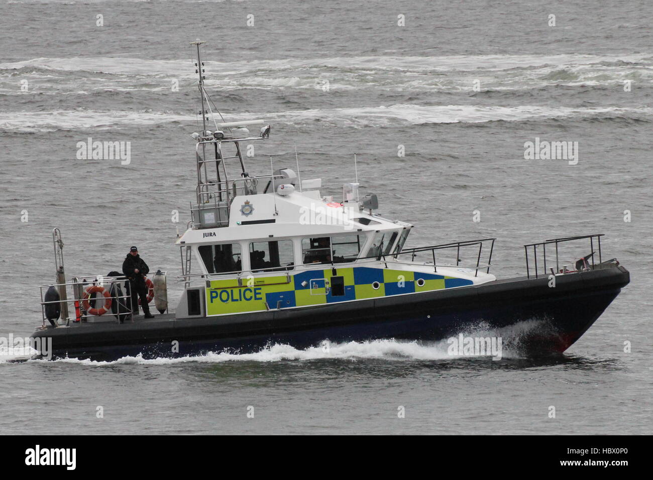 Jura, einer Insel-Klasse Start des Ministeriums der Verteidigung/Polizei, bietet Escort Aufgaben während der Übung Joint Warrior 16-2. Stockfoto