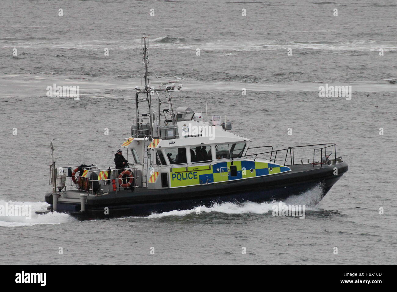 Jura, einer Insel-Klasse Start des Ministeriums der Verteidigung/Polizei, bietet Escort Aufgaben während der Übung Joint Warrior 16-2. Stockfoto