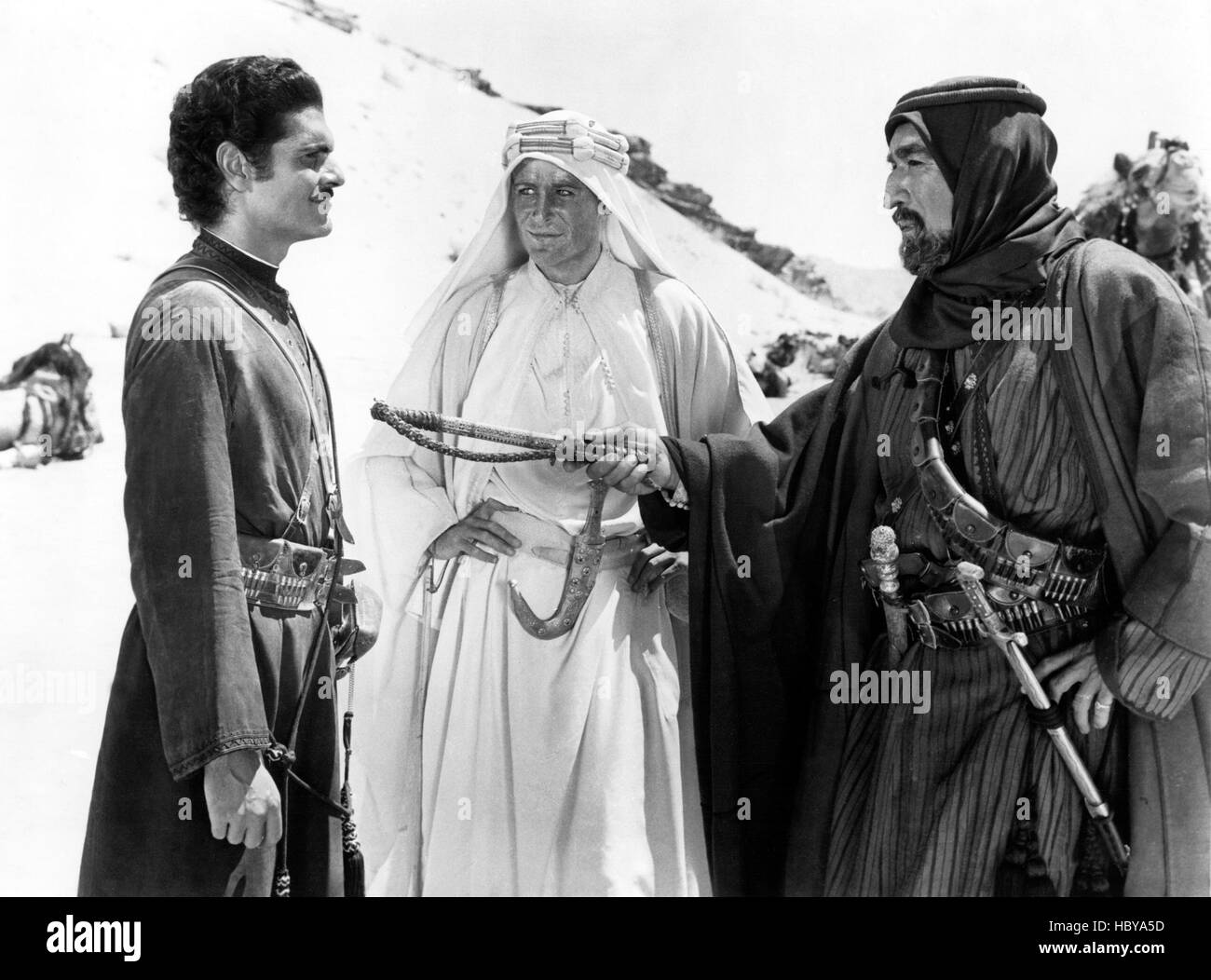 Peter otoole omar sharif -Fotos und -Bildmaterial in hoher Auflösung ...