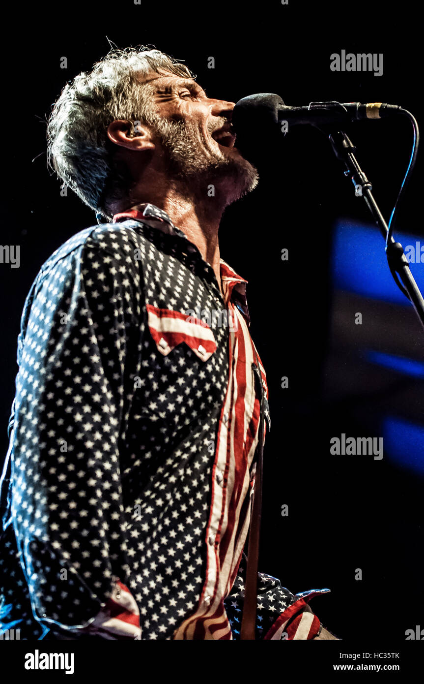 Jay Bentley von Bad Religion, die live in Los Angeles an das Hollywood Palladium auf der Vox Populi Tour, 4. November 2016 Stockfoto