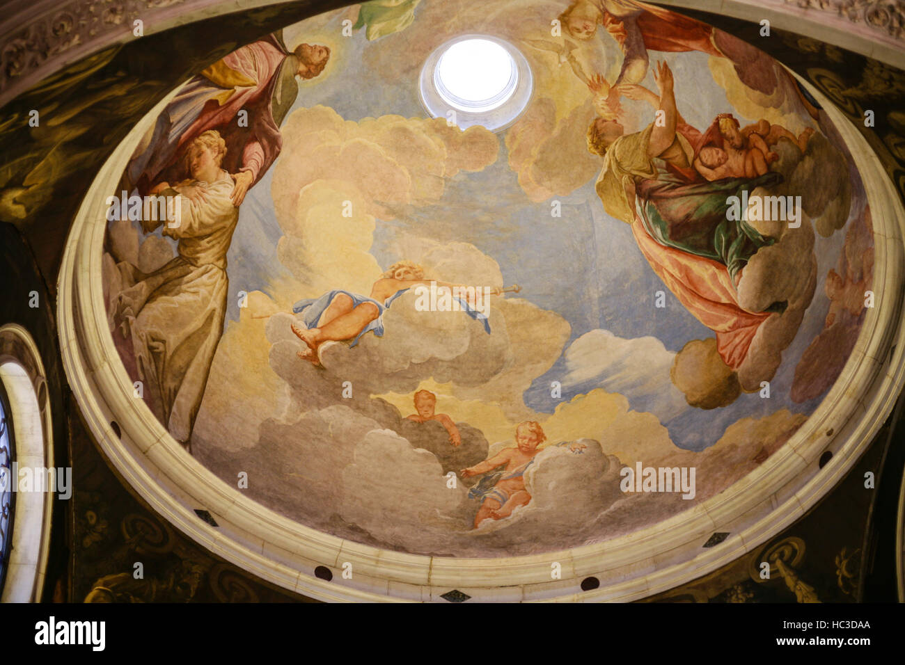 Venedig, Italien - 13. Oktober 2016: Deckengemälde der Scuola Grande di San Rocco in Venedig. Die Scuola wurde von einer Gruppe von wohlhabenden Ve 1478 gegründet. Stockfoto